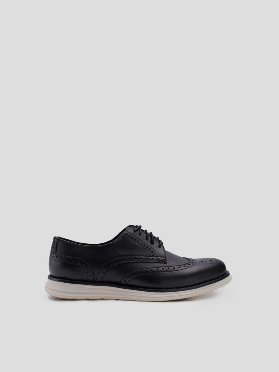 THE MODERN WINGTIPS SNEAKKER - BLACK & WHITE