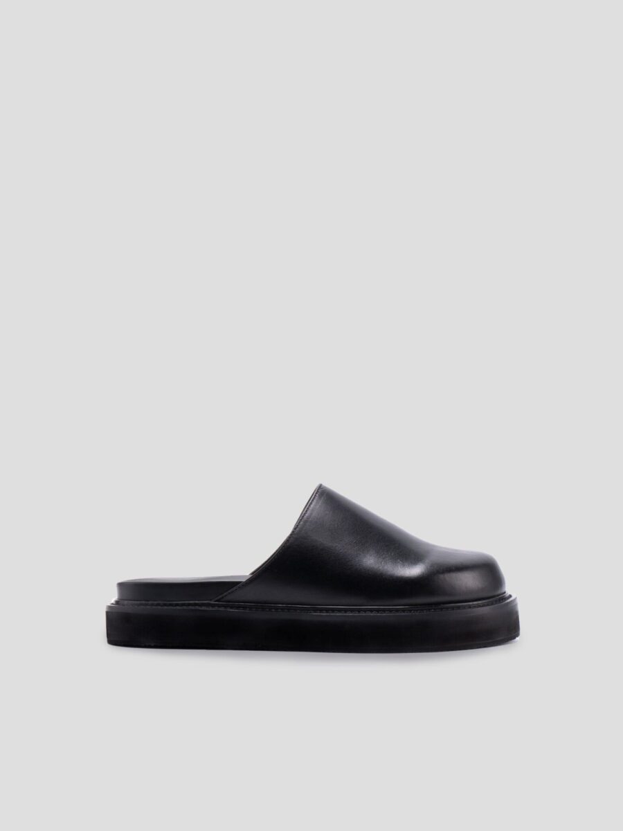 THE ROUND MULES