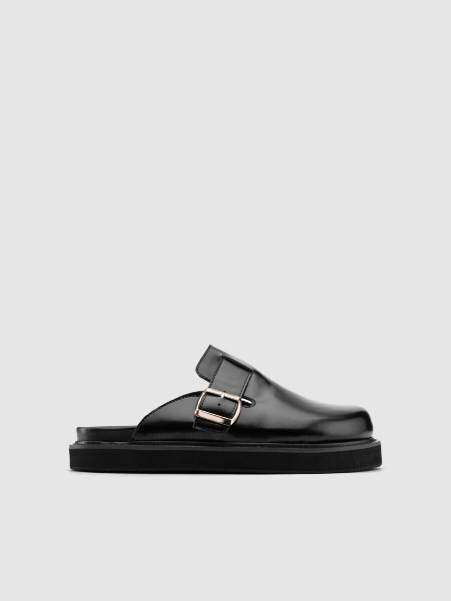 THE SINGLESTRAP SANDALS BLACK PATENT