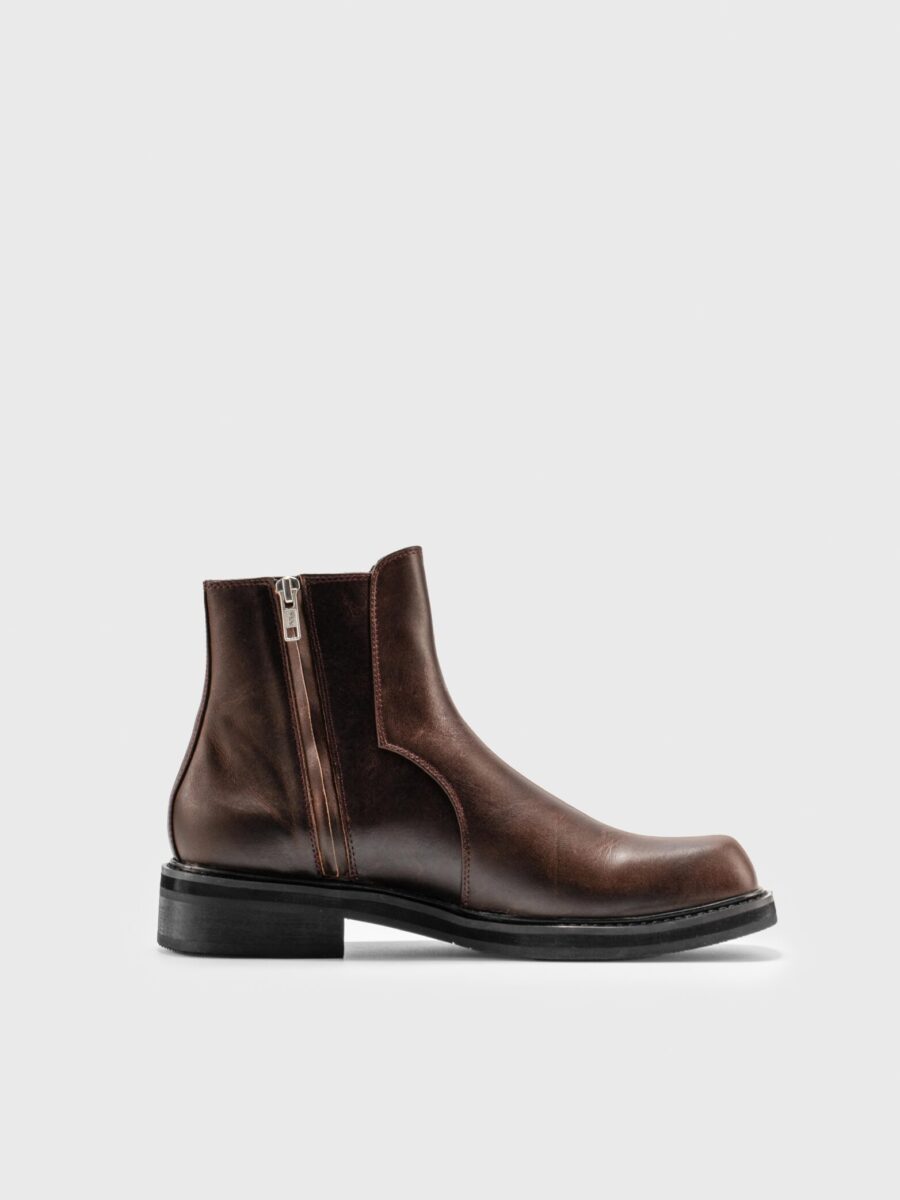 THE SQUARE TOE ZIP BOOTS | BROWN LEATHER