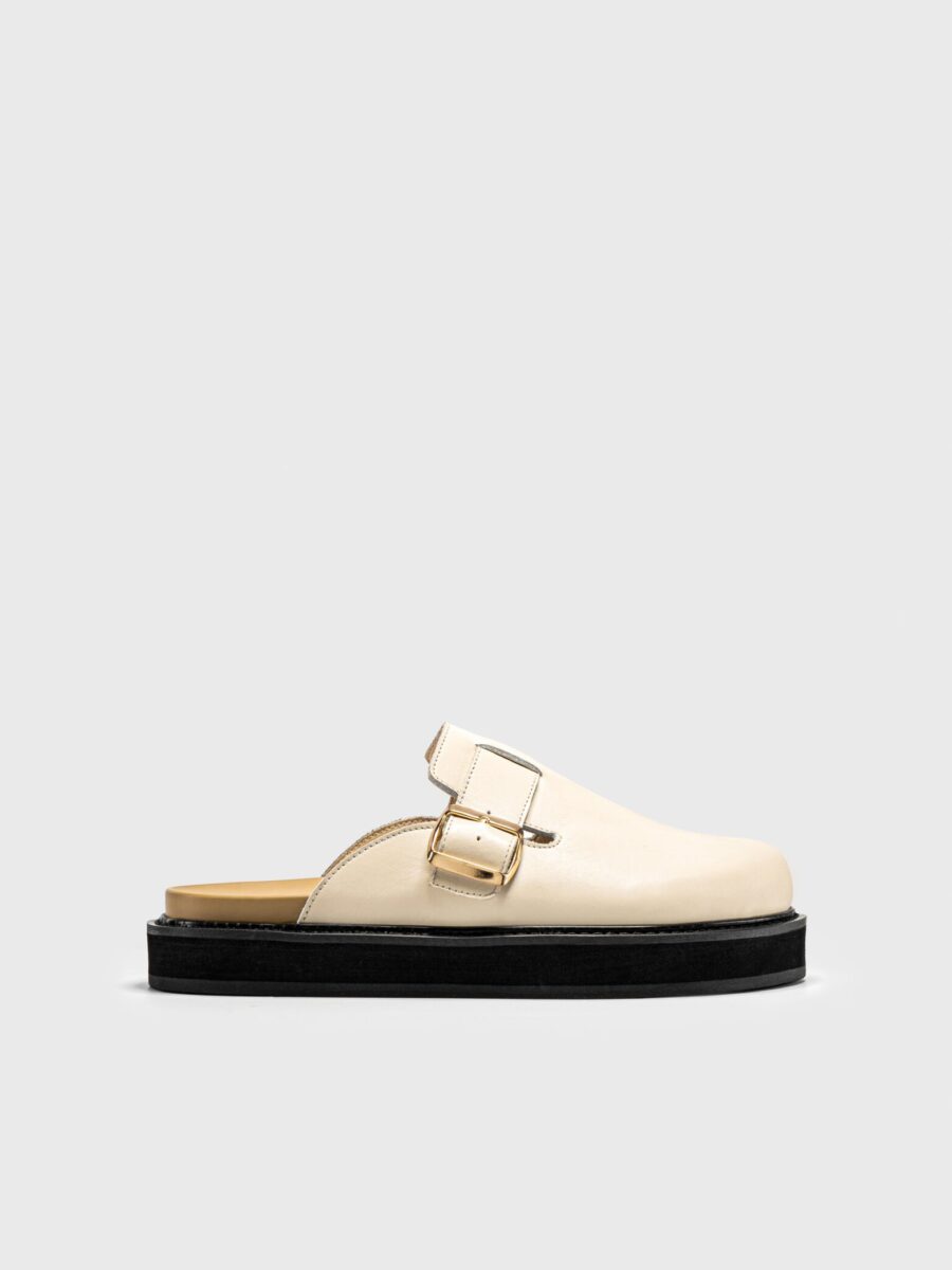 THE SINGLESTRAP BEIGE SANDALS