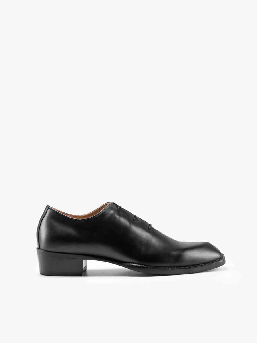 WHOLECUT BLACK LEATHER